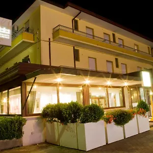 https://albergo-ristorante-protti-cattolica.emilia-romagnahotels.net